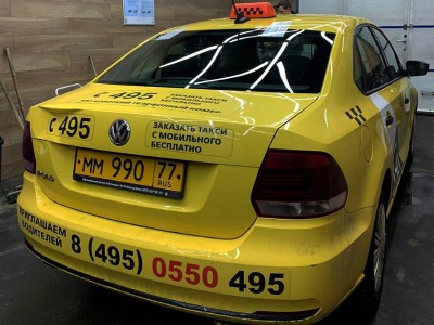 Установка заднего стекла Volkswagen Polo 2010-