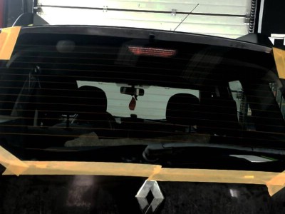 Установка заднего стекла Renault Duster 2010-