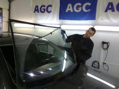 Установка лобового стекла Audi A4 4D Sed 2000-2007