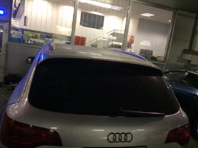 Установка лобового стекла Audi Q7 2006-