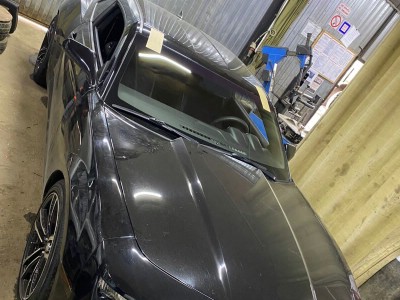 Установка лобового стекла Chevrolet Camaro 2D 2010-