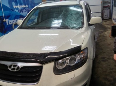 Установка лобового стекла Hyundai Santa FE 2010-2012