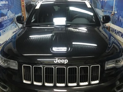 Установка лобового стекла Jeep Grand Cherokee 5D 2013-
