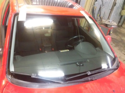 Установка лобового стекла Mazda 3 2006