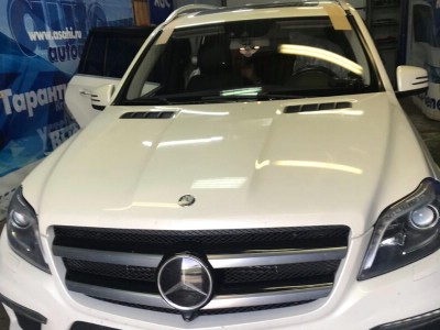 Установка лобового стекла Mercedes ML W166 2011-2015