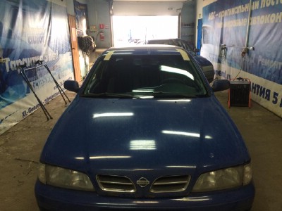 Установка лобового стекла Nissan Primera P11 1996-2002