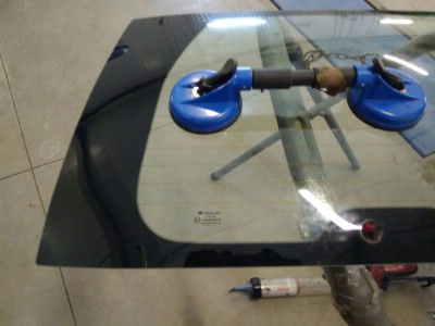 Установка заднего стекла Nissan X-Trail T30 2012-