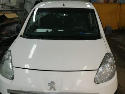 Установка лобового стекла Peugeot Partner 2008-