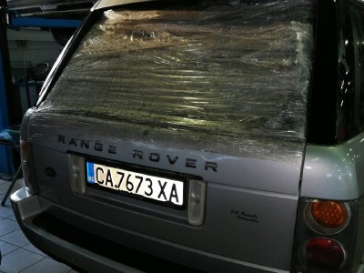 Установка заднего стекла Range Rover 2002-2012