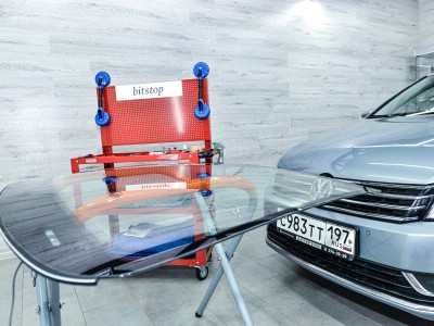 Установка лобового стекла Volkswagen Passat B7 2010-