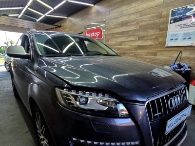 Установка лобового стекла Audi Q7 2005-2015