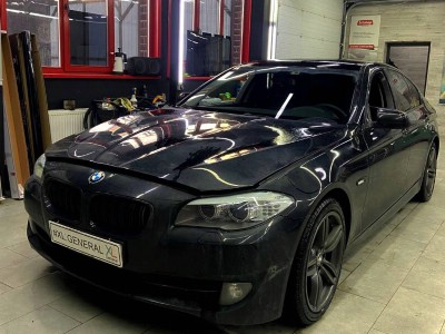 Установка лобового стекла BMW 5 F10 -