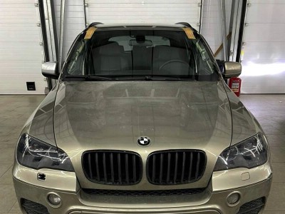 Установка лобового стекла BMW X5 -