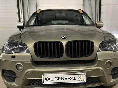 Установка лобового стекла BMW X5 -