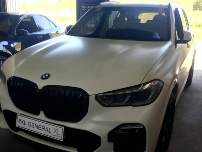 Установка лобового стекла BMW X5 G05 2018-