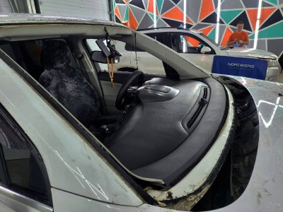 Установка лобового стекла Chevrolet Orlando 2009-2015