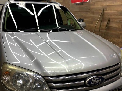 Установка лобового стекла Ford Escape 2007-