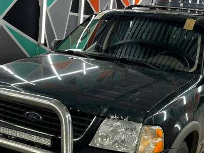 Установка лобового стекла Ford Explorer 2002-2010