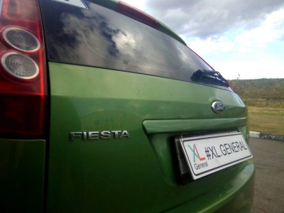 Установка лобового стекла Ford Fiesta -