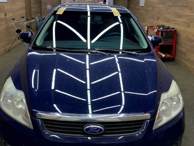 Установка лобового стекла Ford Focus II 2004-2011