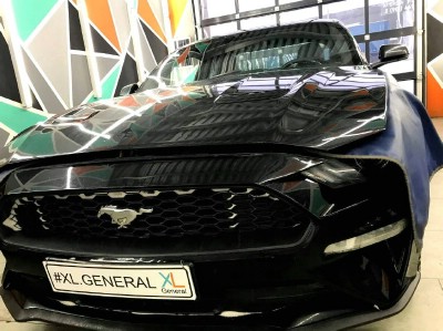 Установка лобового стекла Ford Mustang VI -