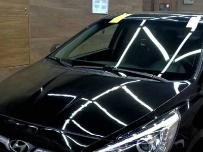Установка лобового стекла Hyundai Solaris 2010-2017