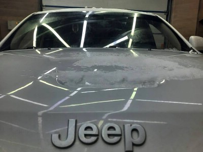 Установка лобового стекла Jeep Grand Cherokee 2010-2023