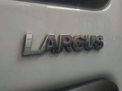 Установка лобового стекла Lada Largus 2012-