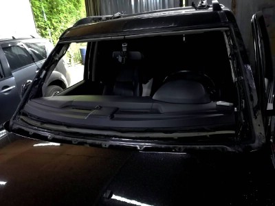 Установка лобового стекла Land Rover Discovery IV 2013-2016