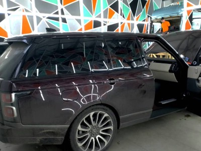 Установка лобового стекла Land Rover Range Rover 2017-