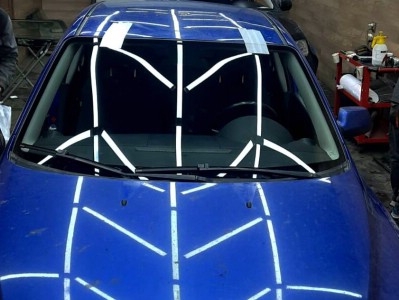 Установка лобового стекла Mazda 3 2003-2009
