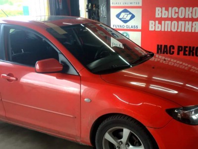 Установка лобового стекла Mazda 3 2006-2009