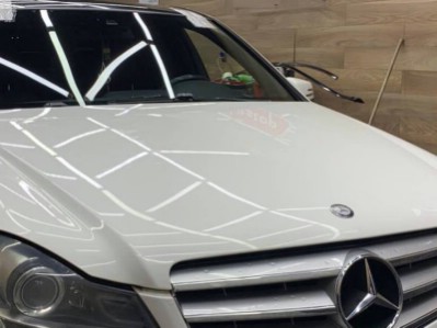 Установка лобового стекла Mercedes C-class W204 2007-2014
