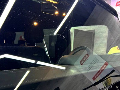 Установка лобового стекла Mercedes G63 -