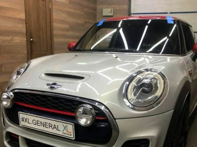 Установка лобового стекла Mini Hatch Cooper -