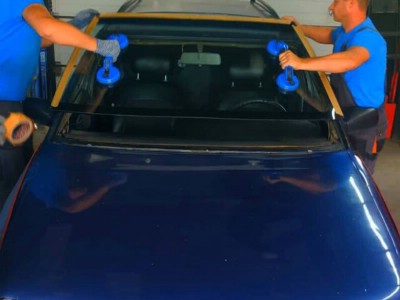 Установка лобового стекла Nissan Primera P10
