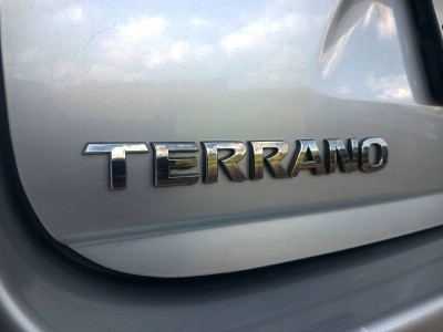 Установка лобового стекла Nissan Terrano 2014-