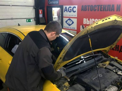 Установка лобового стекла Opel Astra J GTC 3D 2011-2015