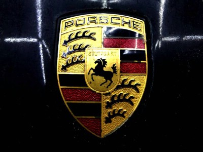 Установка лобового стекла Porsche Cayenne 2002-2010
