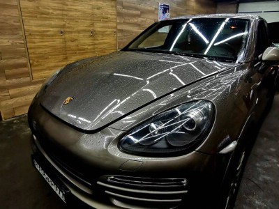 Установка лобового стекла Porsche Cayenne 2013-2018