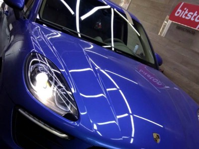 Установка лобового стекла Porsche Macan 2013-