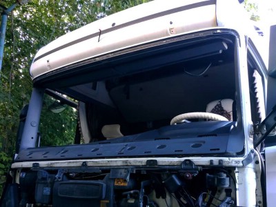 Установка лобового стекла Scania 5-series -