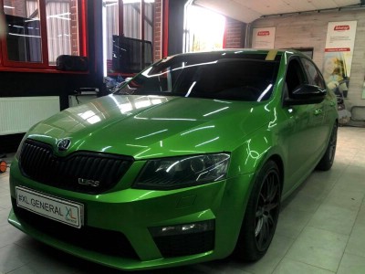 Установка лобового стекла Skoda Octavia A7 -