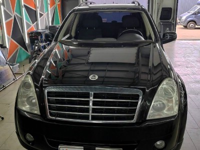 Установка автостекла SsangYong Rexton II 2006-2012