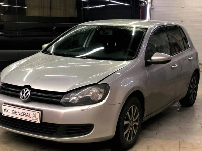 Установка лобового стекла Volkswagen Golf VI -