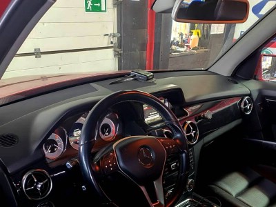 Установка заднего стекла Mercedes-Benz GLK X204 2008-2015