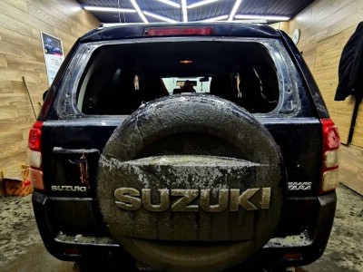 Установка заднего стекла Suzuki Grand Vitara 2005-